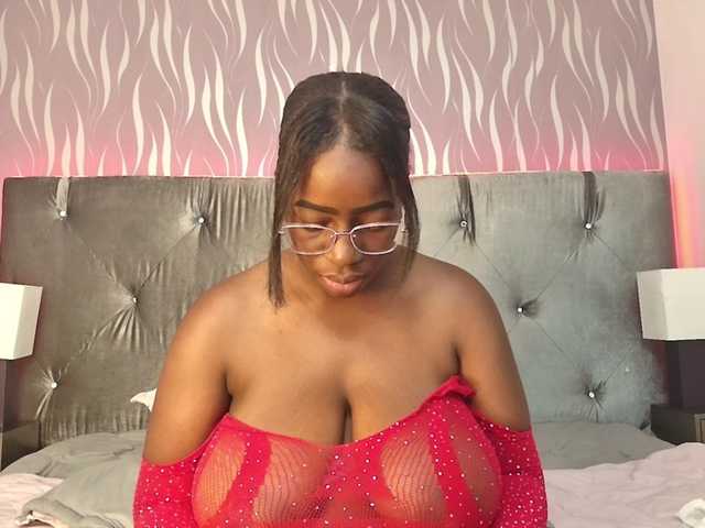 Fotografije KayaBrown ⭐I want to be a very playful girl today!⭐ ⭐GOAL: Squirt Time⭐ @remain