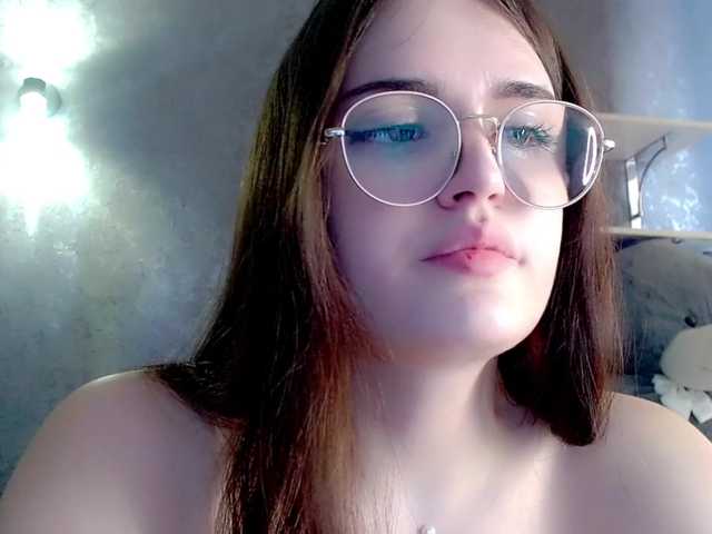 Fotografije MelodyGreen the day is still boring without your attention and presence (づ￣ 3￣)づ #bigboobs #lovense #cum #young #natural