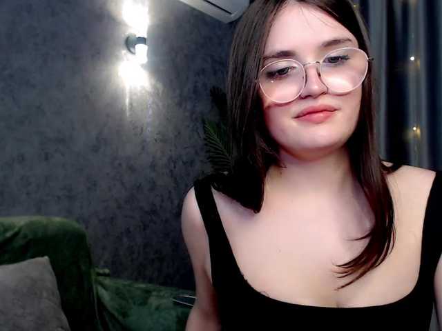 Fotografije MelodyGreen Hi everyone! Let's get wild today like real adults :) (づ￣ 3￣)づ #bigboobs #lovense #cum #young #natural