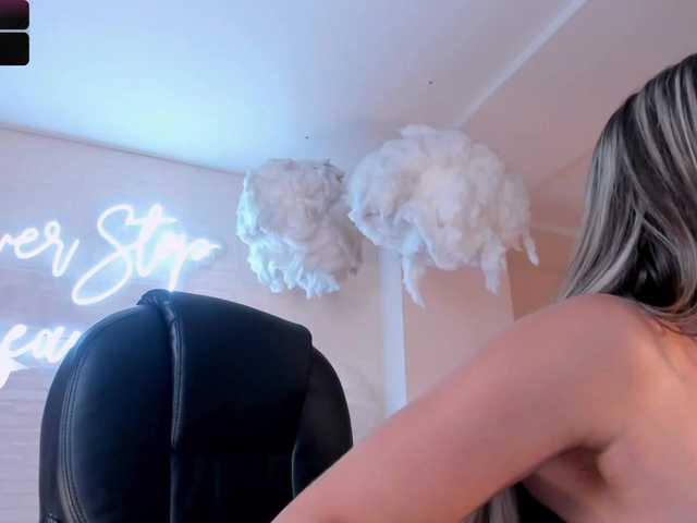Fotografije ZoePresley1 I'm ready to wet your face with my big squirt ♥ IG: ​Zoepresleyx ♥ At goal: SQUIRT +CUM SHOW @remain tkns left